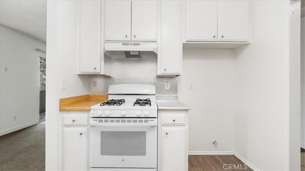 Los Angeles, California, 90034, United States, 2 Bedrooms Bedrooms, ,2 BathroomsBathrooms,Residential,For Sale,2025767