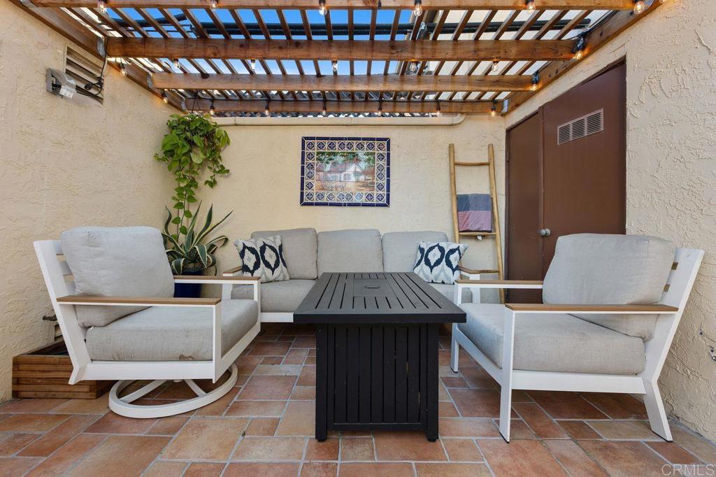 Vista, California, 92084, United States, 2 Bedrooms Bedrooms, ,3 BathroomsBathrooms,Residential,For Sale,1987849