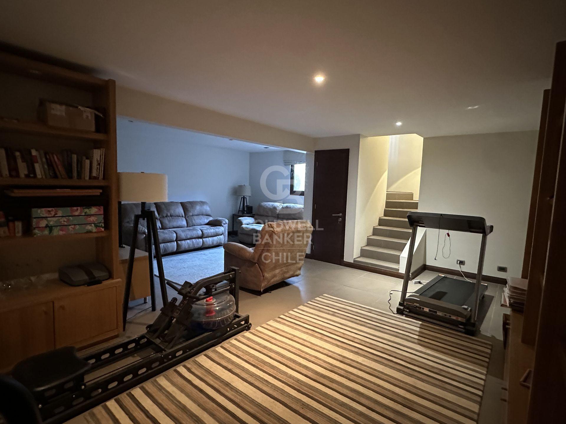 Las Condes, Chile, 4 Bedrooms Bedrooms, ,5 BathroomsBathrooms,Residential,For Sale,1728861