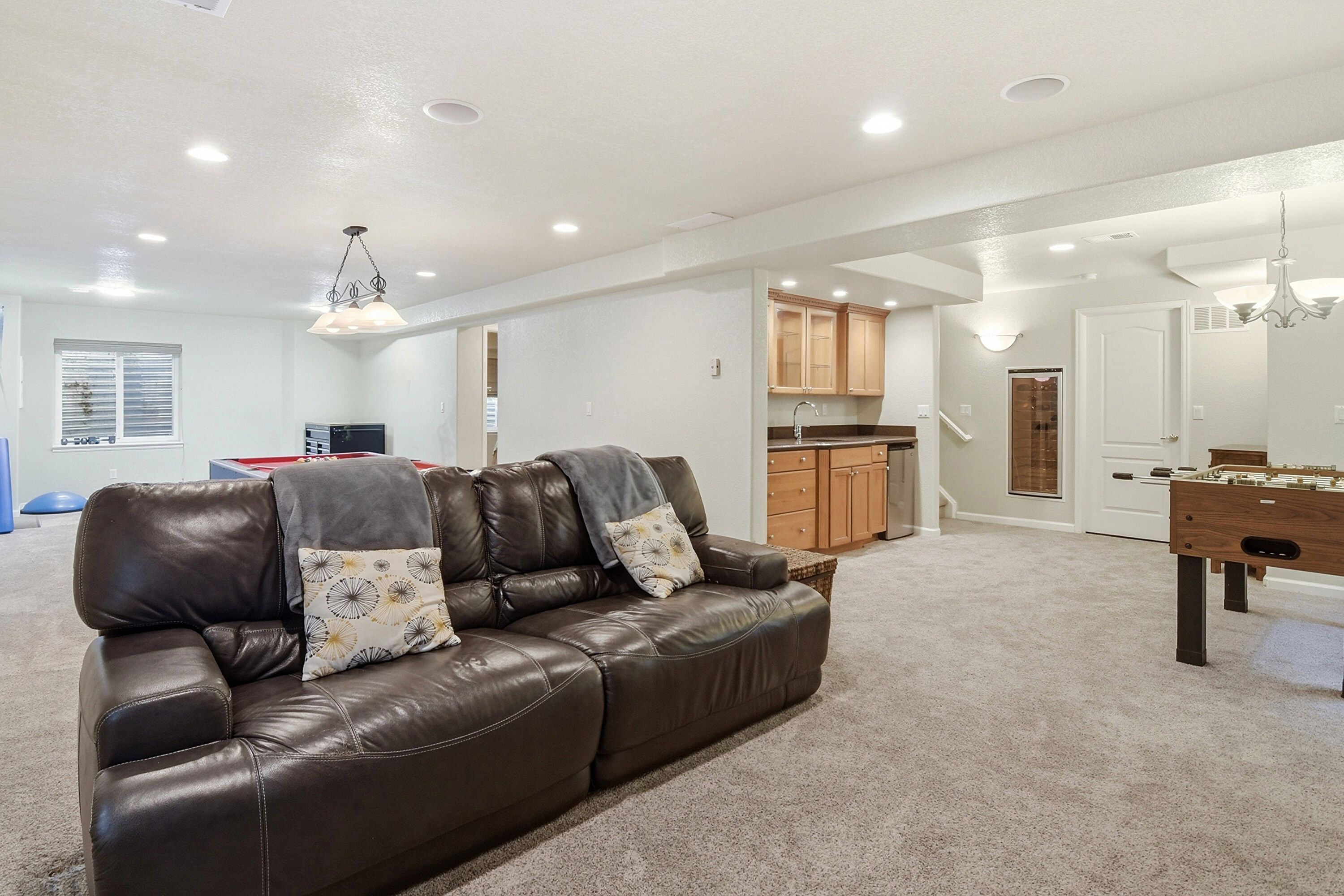  Seller is entertaining all offers  Exceptional opportunity in Hutchinson