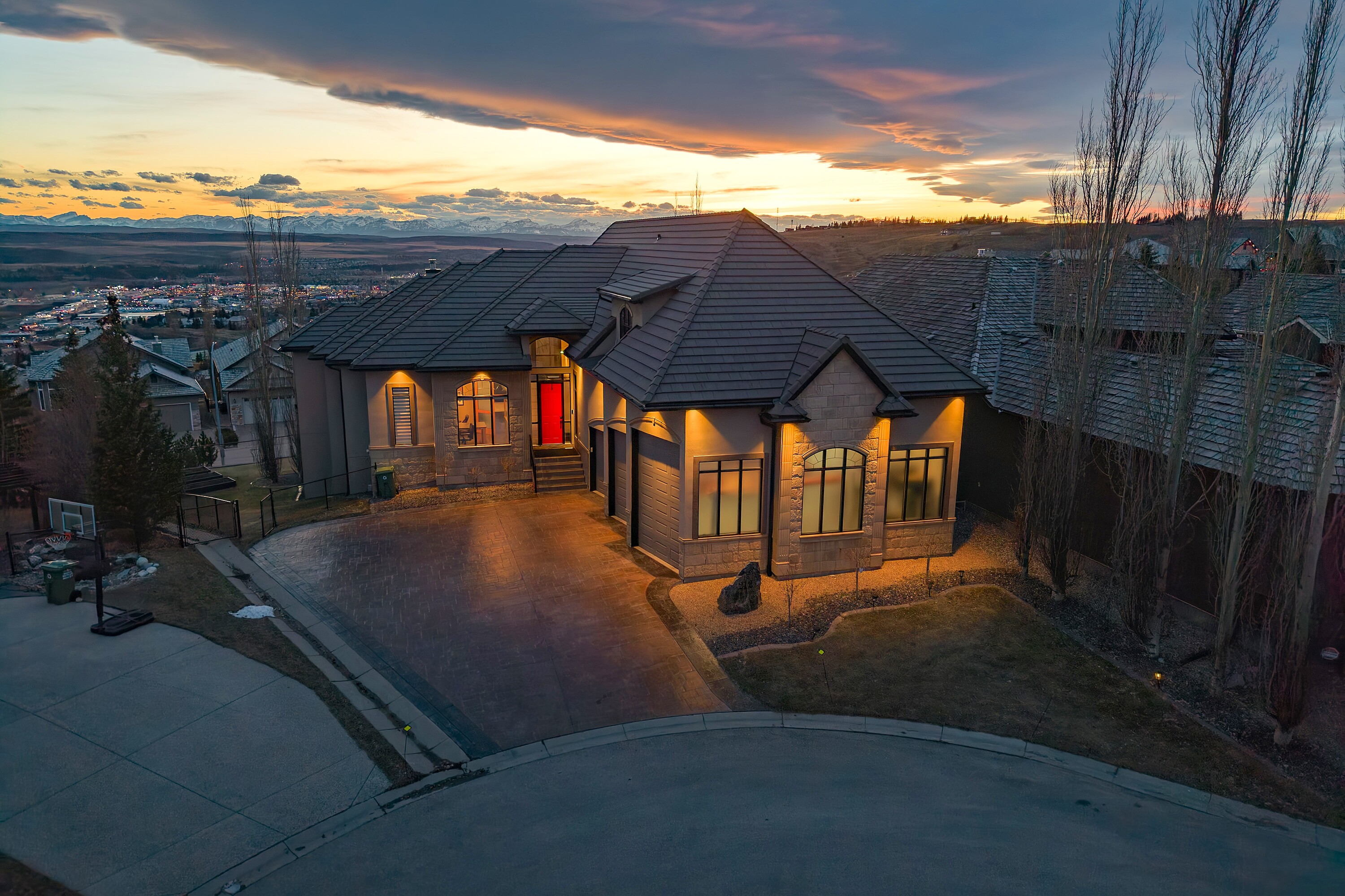  Elevated Mountain View Living - 物件實景