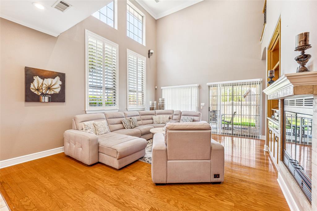 Granbury, Texas, 76048, United States, 4 Bedrooms Bedrooms, ,3 BathroomsBathrooms,Residential,For Sale,1978799