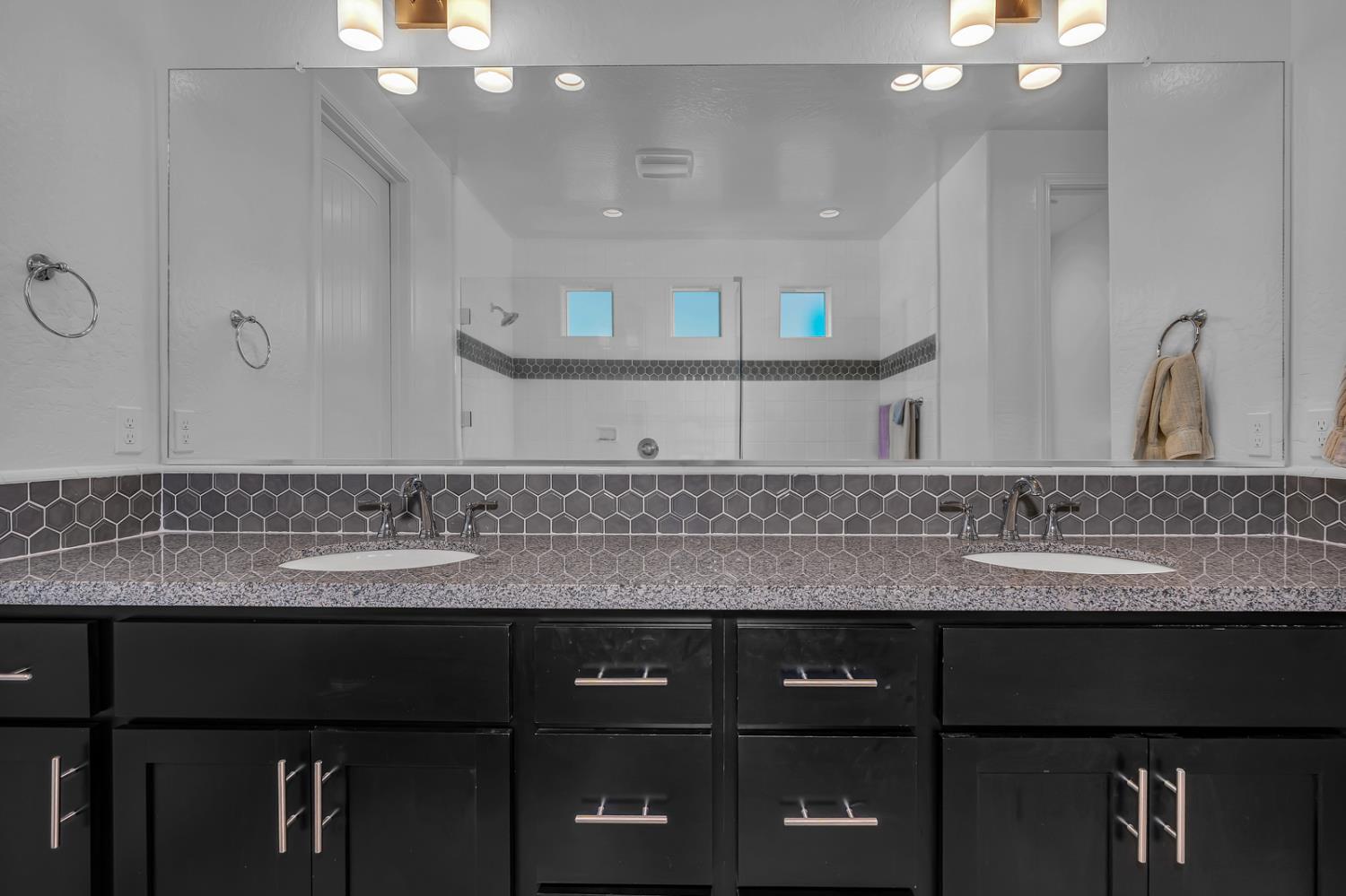 Madera, California, 93636, United States, 4 Bedrooms Bedrooms, ,4 BathroomsBathrooms,Residential,For Sale,1938347