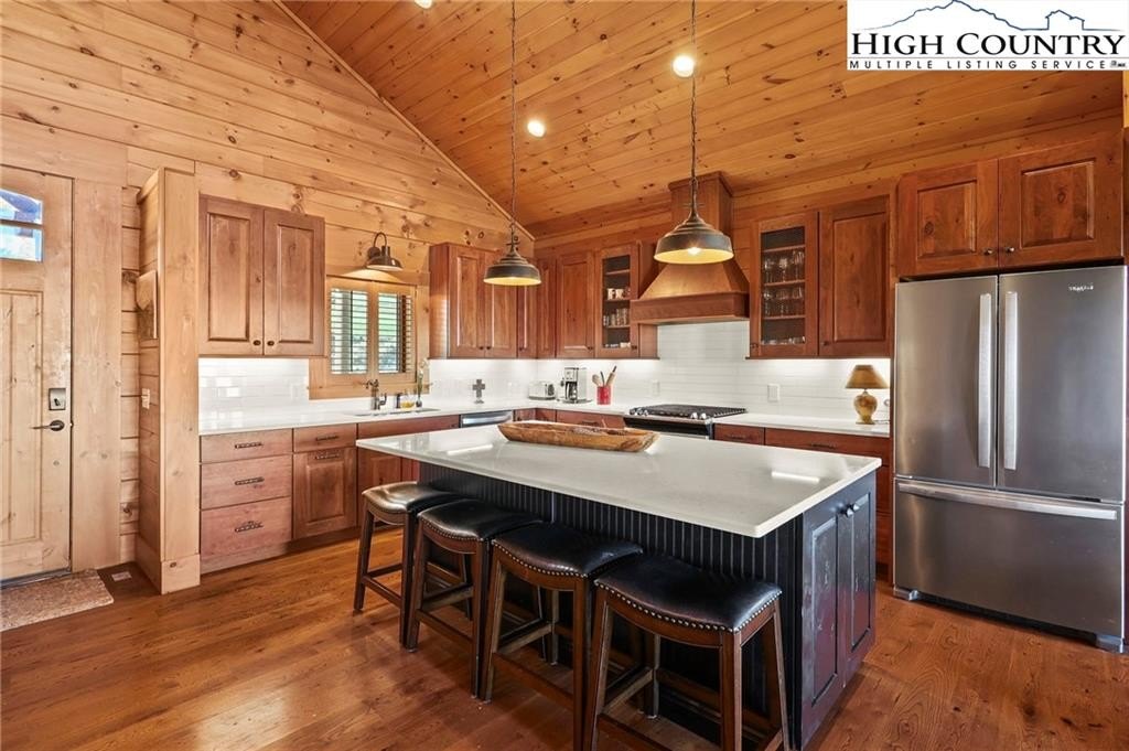 Banner Elk, North Carolina, 28604, United States, 4 Bedrooms Bedrooms, ,5 BathroomsBathrooms,Residential,For Sale,1977191