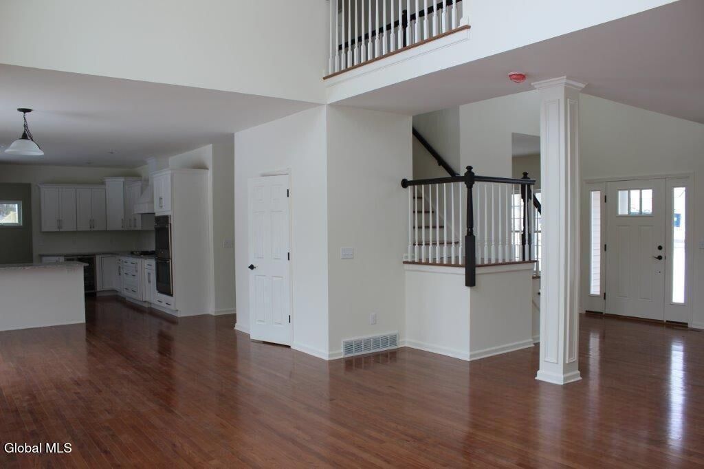 Mechanicville, New York, 12118, United States, 4 Bedrooms Bedrooms, ,3 BathroomsBathrooms,Residential,For Sale,1989044