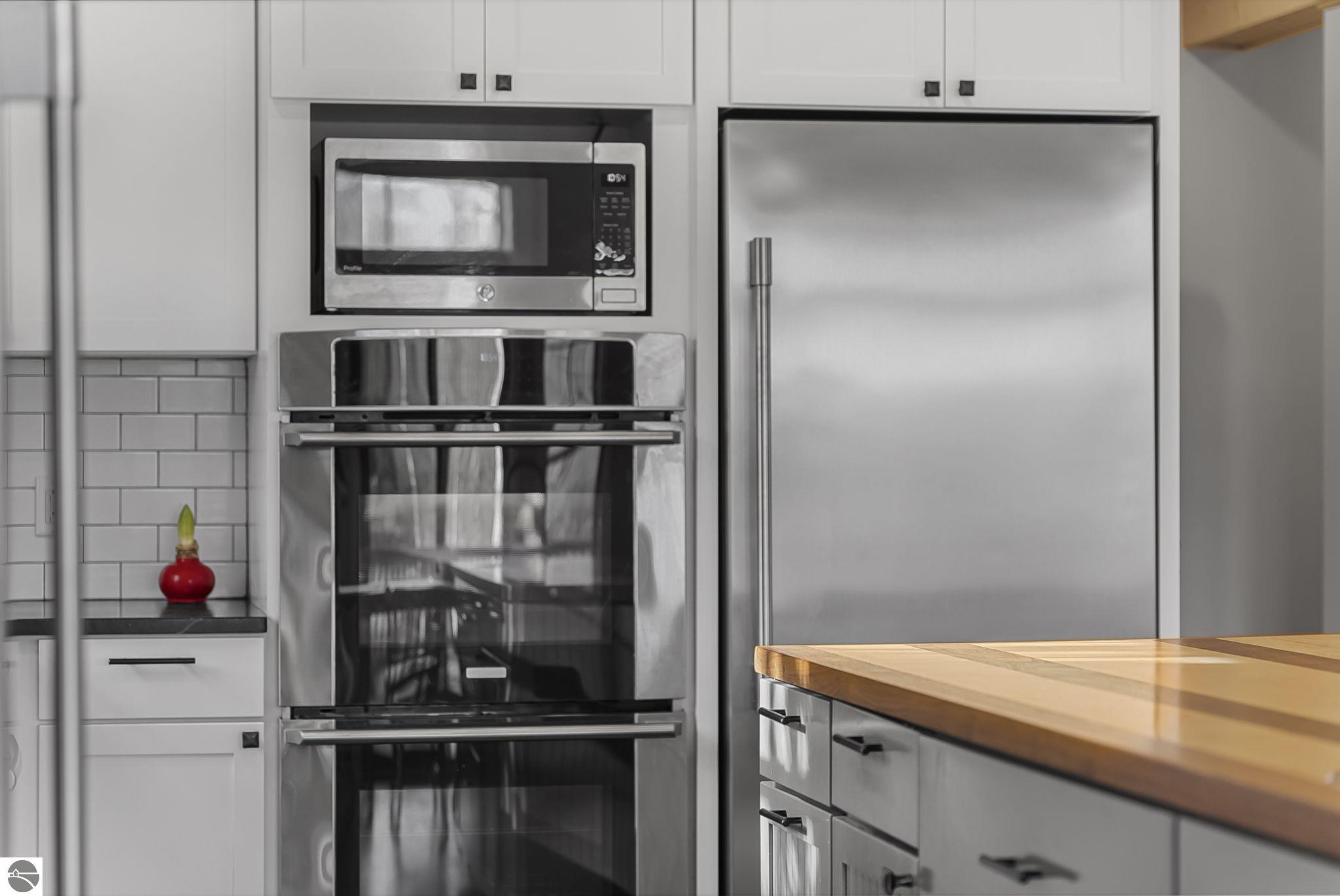 Traverse City, Michigan, 49685, United States, 7 Bedrooms Bedrooms, ,4 BathroomsBathrooms,Residential,For Sale,2005868