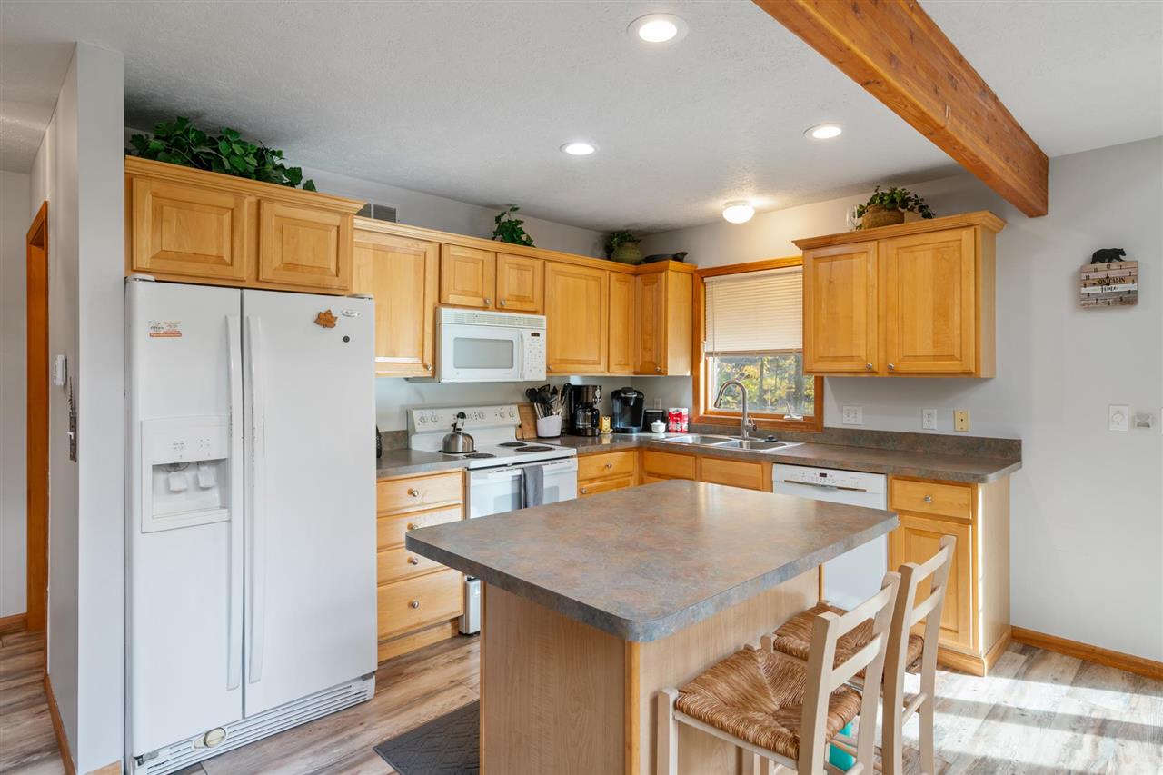 Harbor Springs, Michigan, 49740, United States, 3 Bedrooms Bedrooms, ,2 BathroomsBathrooms,Residential,For Sale,1989648