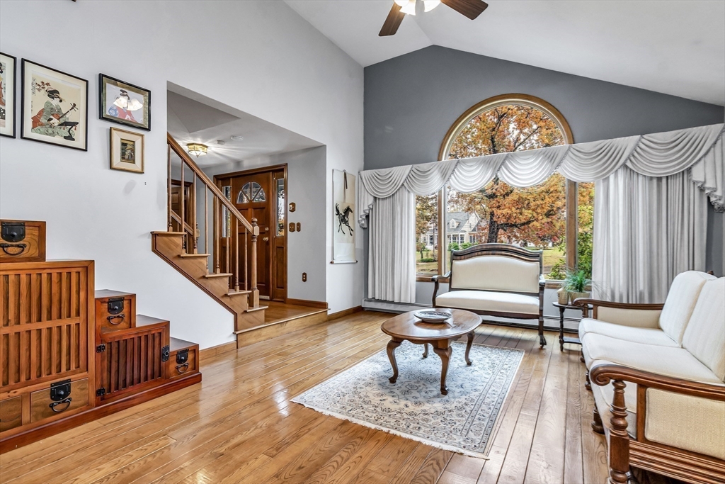 Dracut, Massachusetts, 01826, United States, 3 Bedrooms Bedrooms, ,2 BathroomsBathrooms,Residential,For Sale,1982385