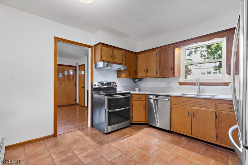 Clifton City, New Jersey, 07013-1523, United States, 3 Bedrooms Bedrooms, ,1 BathroomBathrooms,Residential,For Sale,1944968