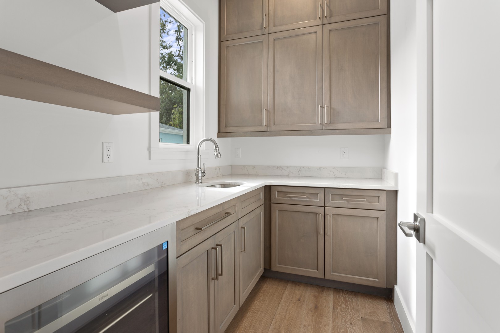 Tampa, Florida, 33611, United States, 6 Bedrooms Bedrooms, ,6 BathroomsBathrooms,Residential,For Sale,1981634