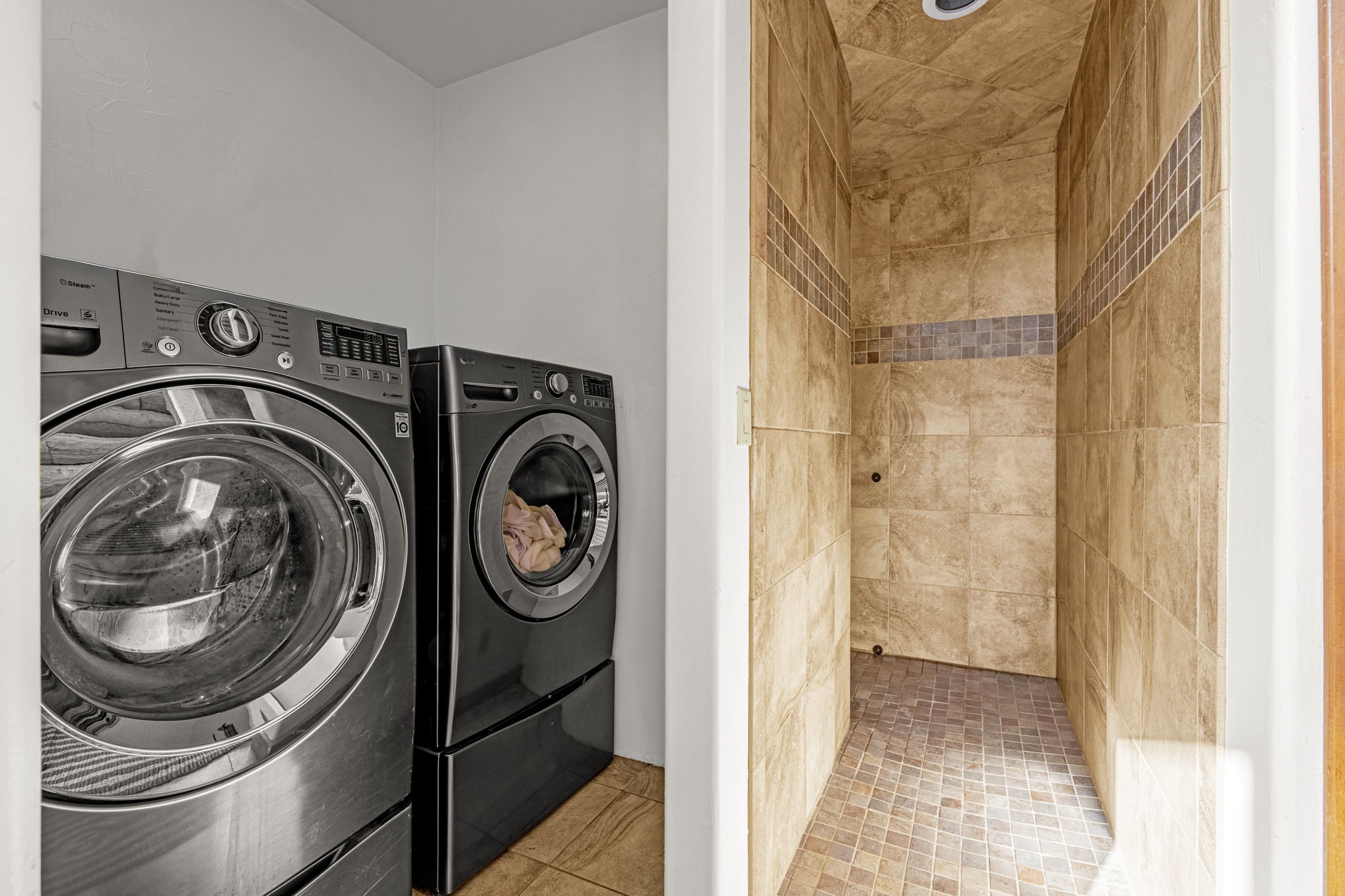 Cripple Creek, Colorado, 80813, United States, 3 Bedrooms Bedrooms, ,3 BathroomsBathrooms,Residential,For Sale,1997050