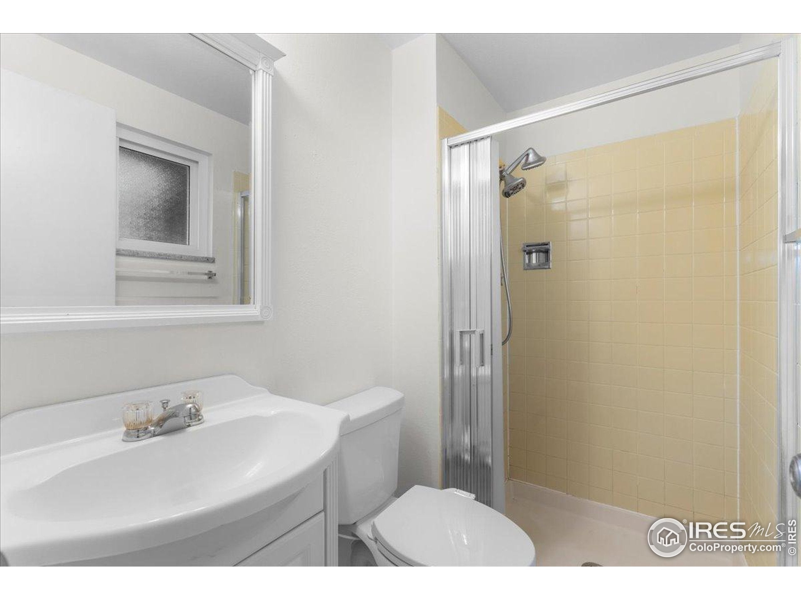 Loveland, Colorado, 80538, United States, 5 Bedrooms Bedrooms, ,1 BathroomBathrooms,Residential,For Sale,1988384