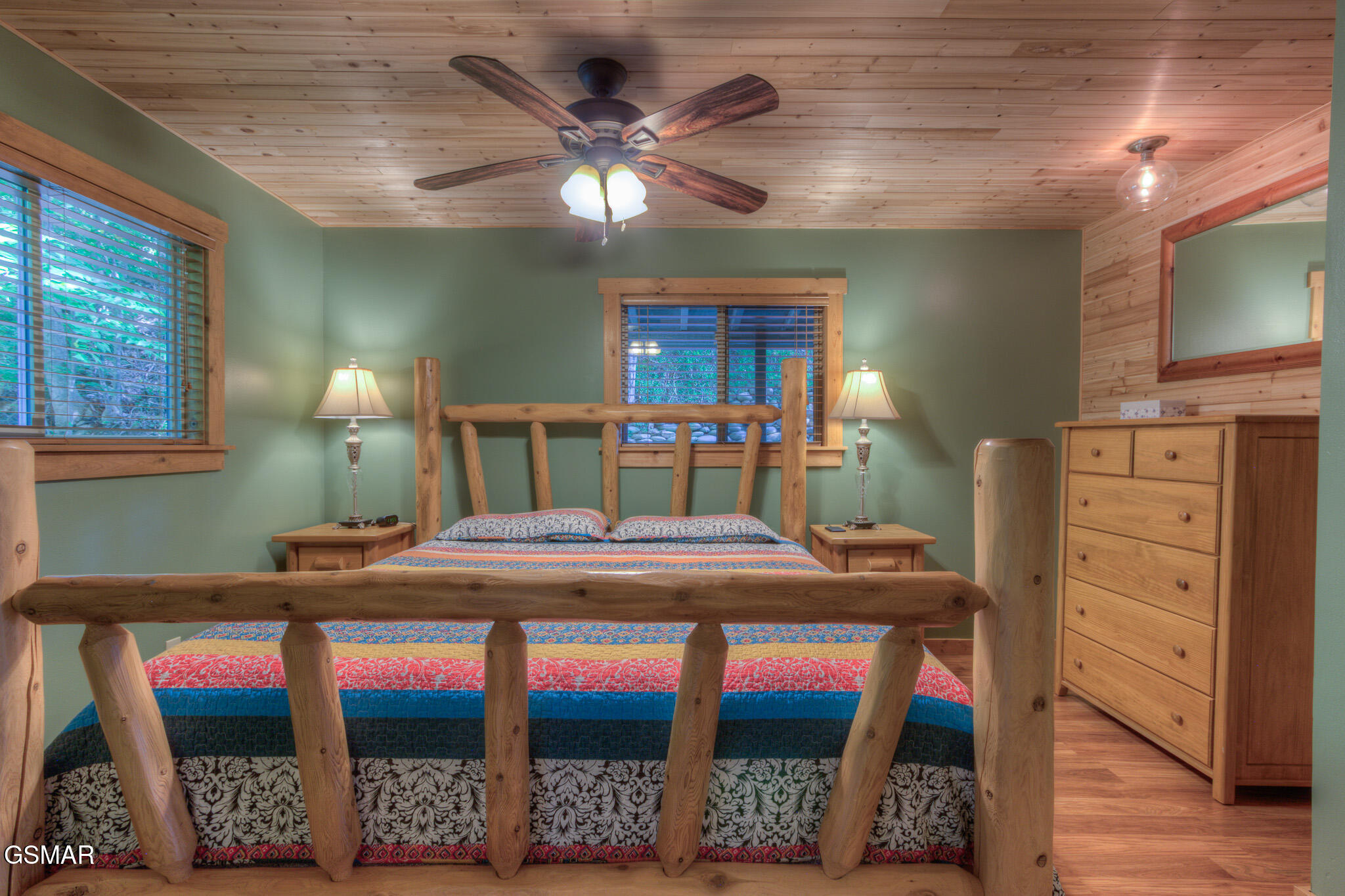 Gatlinburg, Tennessee, 37738, United States, 3 Bedrooms Bedrooms, ,4 BathroomsBathrooms,Residential,For Sale,1979752