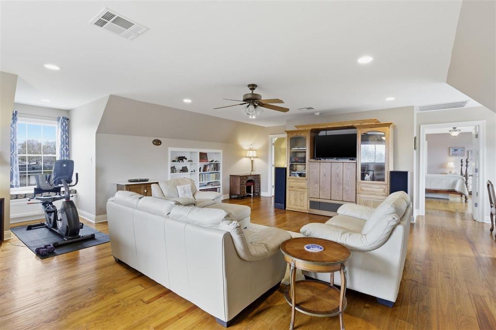 Lake Charles, Louisiana, 70601, United States, 3 Bedrooms Bedrooms, ,3 BathroomsBathrooms,Residential,For Sale,2024711