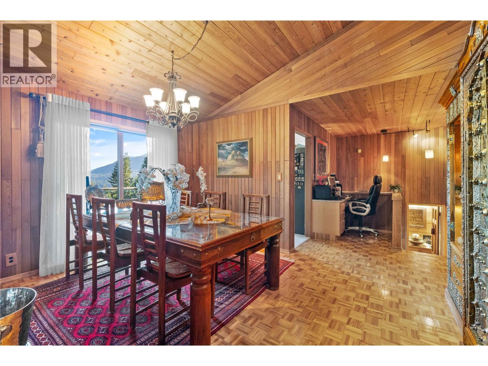 BLIND BAY, British Columbia, V0E 2W2, CA, 4 Bedrooms Bedrooms, ,3 BathroomsBathrooms,Residential,For Sale,1948016