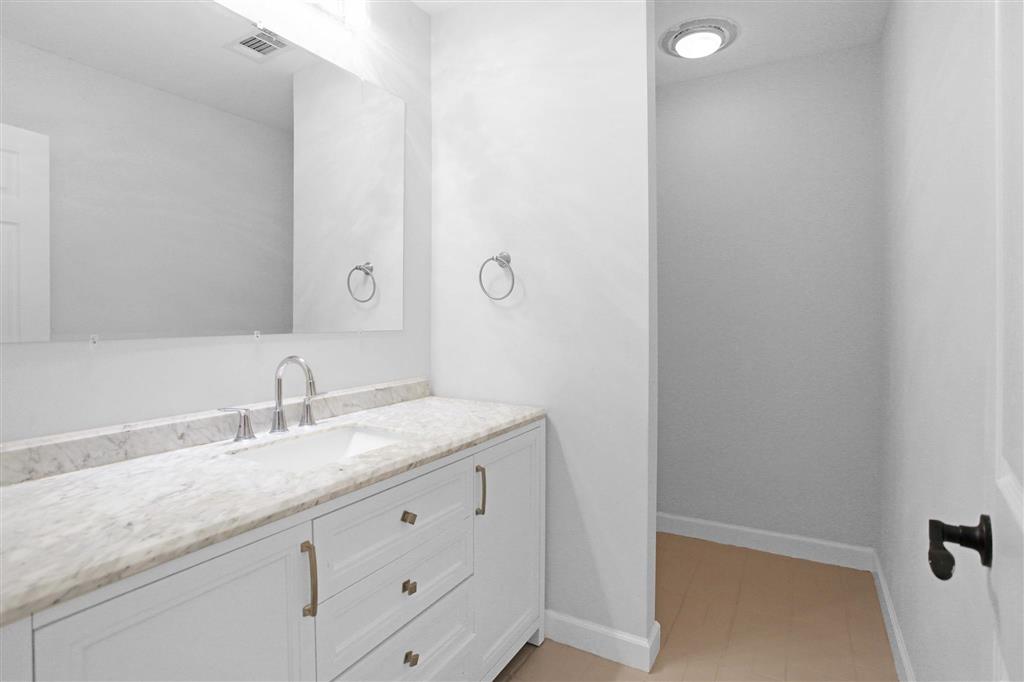 Lake Charles, Louisiana, 70605, United States, 4 Bedrooms Bedrooms, ,4 BathroomsBathrooms,Residential,For Sale,1979416