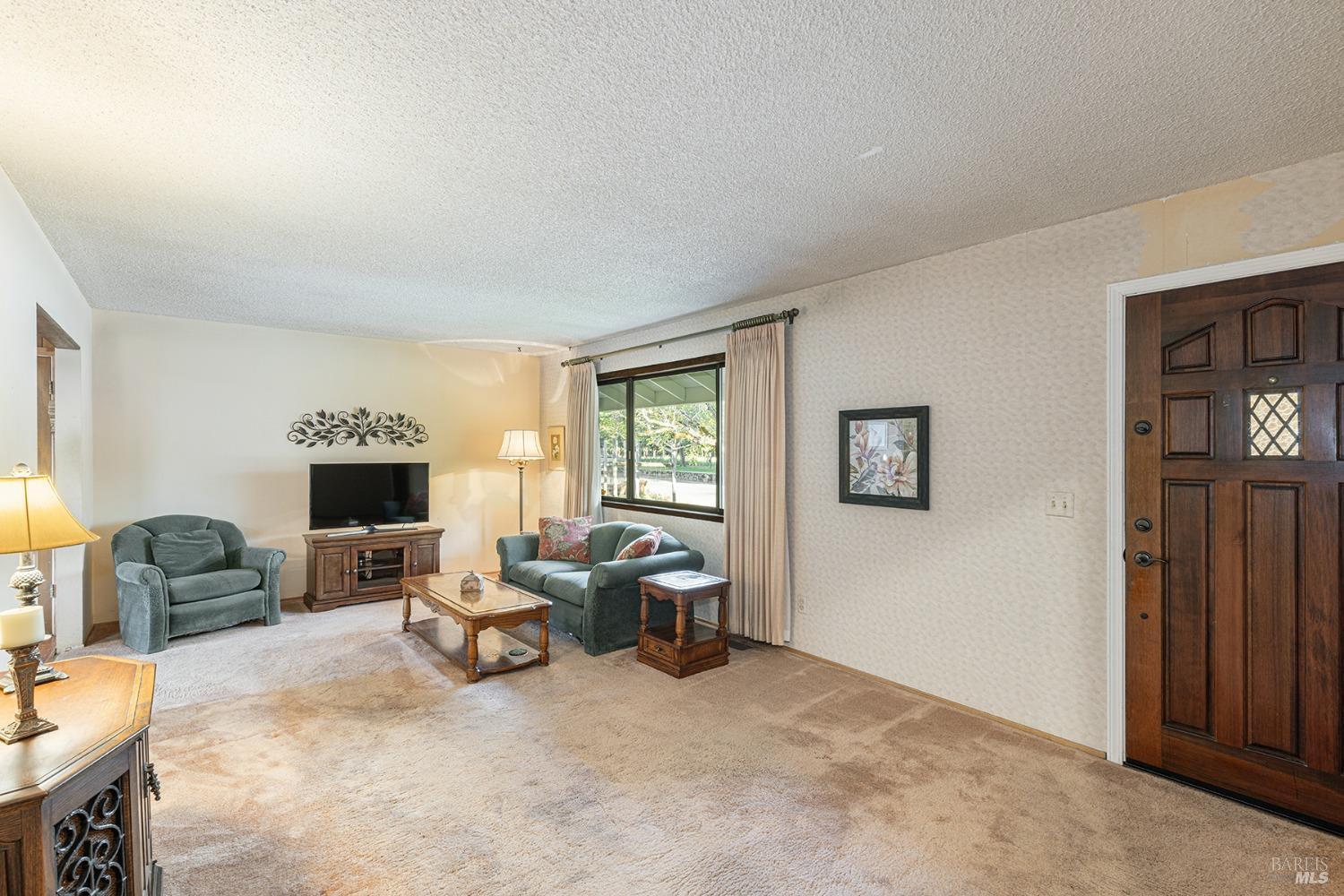 Sonoma, California, 95476, United States, 3 Bedrooms Bedrooms, ,2 BathroomsBathrooms,Residential,For Sale,1798326