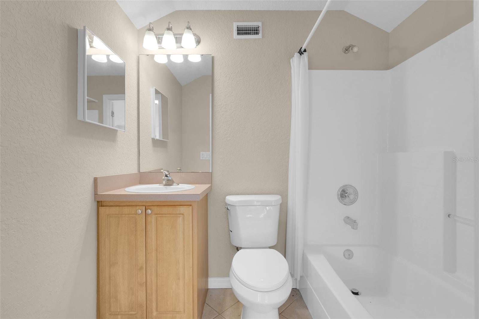 CLERMONT, Florida, 34711, United States, 4 Bedrooms Bedrooms, ,4 BathroomsBathrooms,Residential,For Sale,2003496