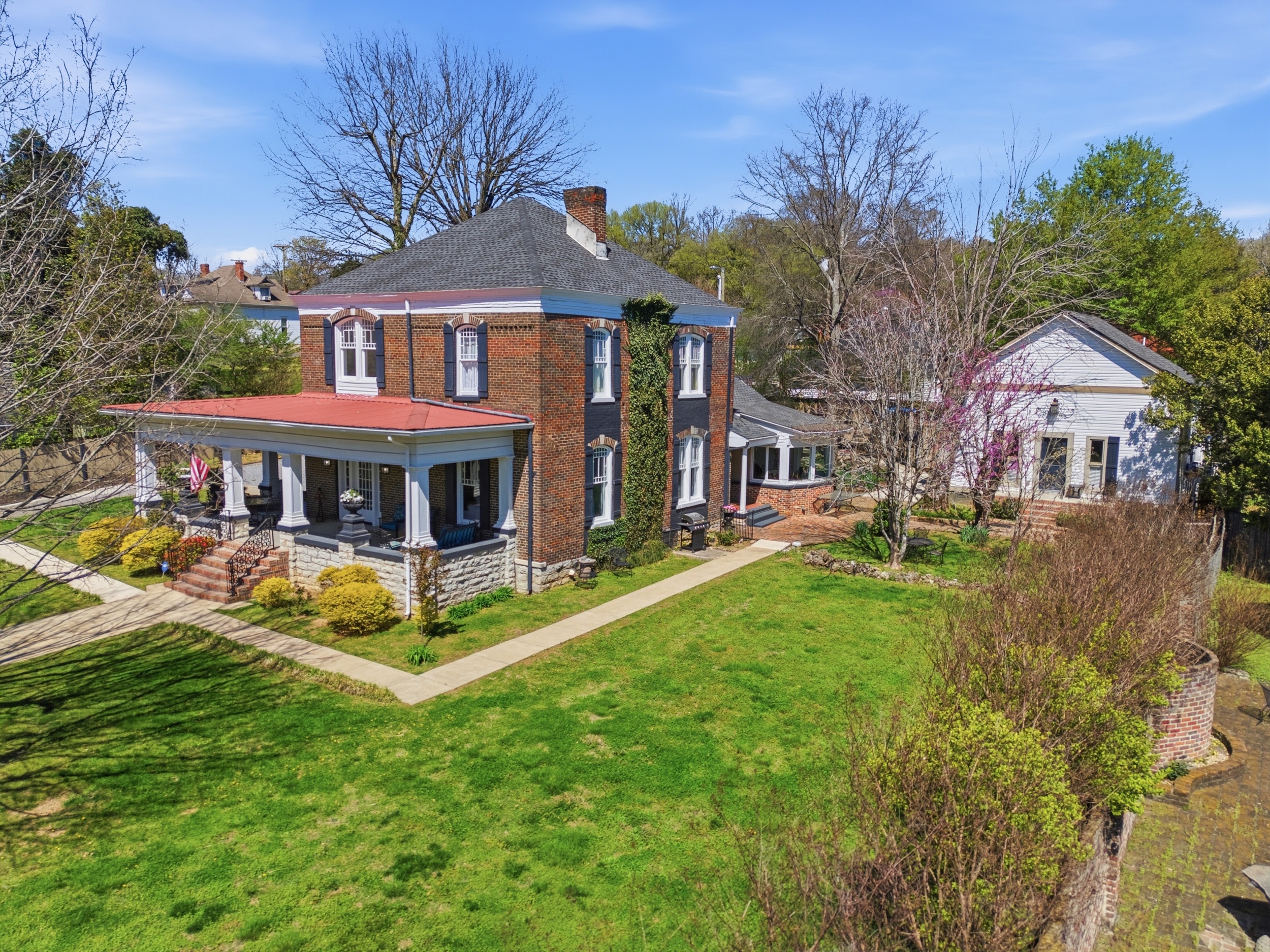  404 Washington Street East, Fayetteville, TN 37334 - 物件實景