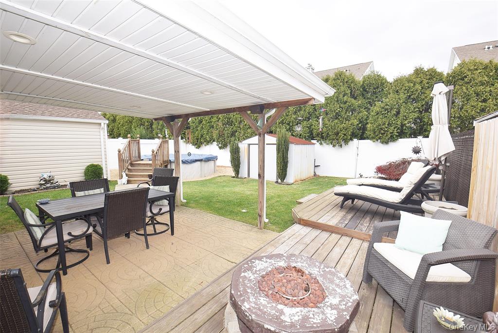 north babylon, New York, 11703, United States, 2 Bedrooms Bedrooms, ,1 BathroomBathrooms,Residential,For Sale,2000389