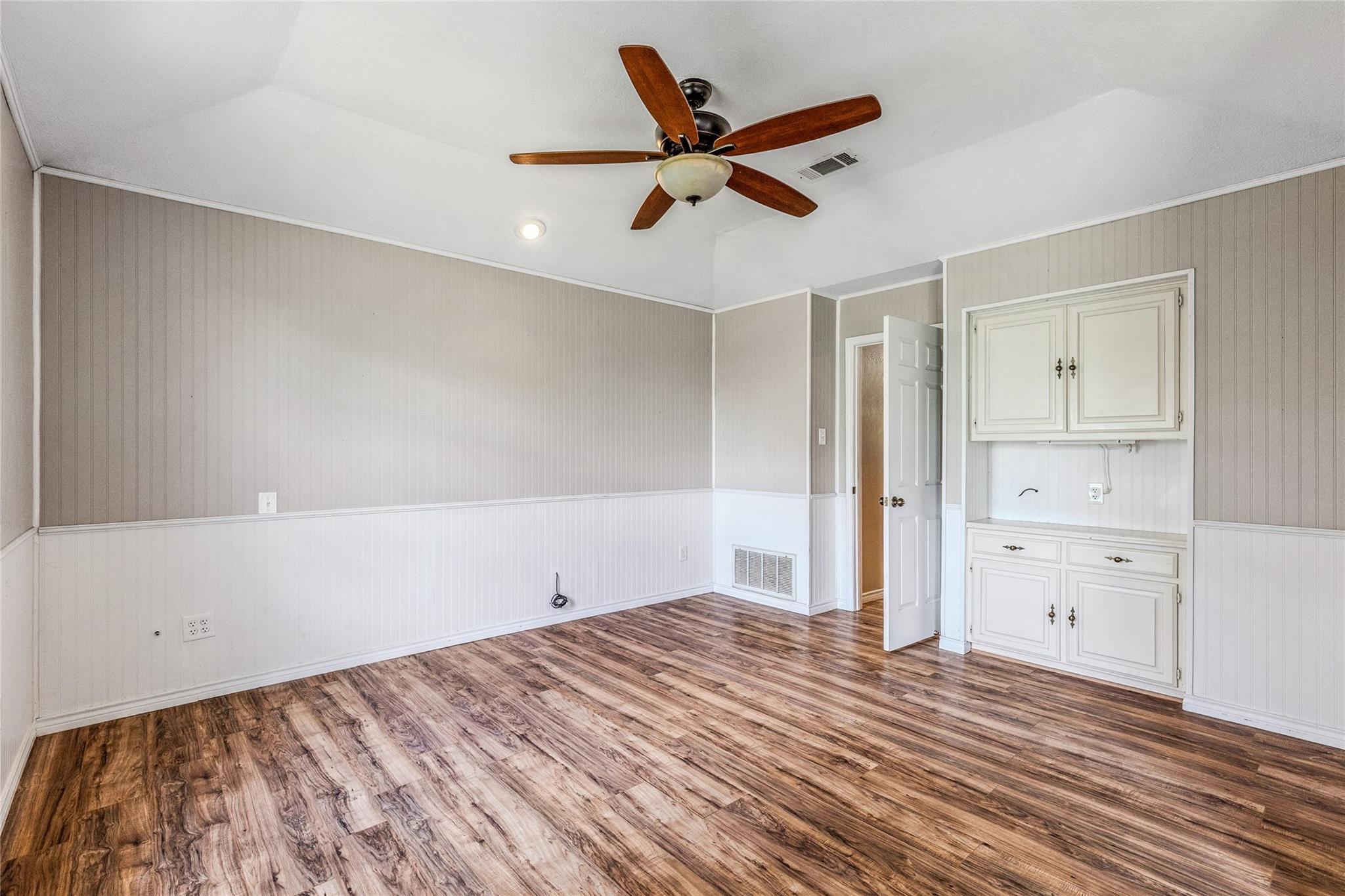 Campbell, Texas, 75422, United States, 3 Bedrooms Bedrooms, ,2 BathroomsBathrooms,Residential,For Sale,2048181