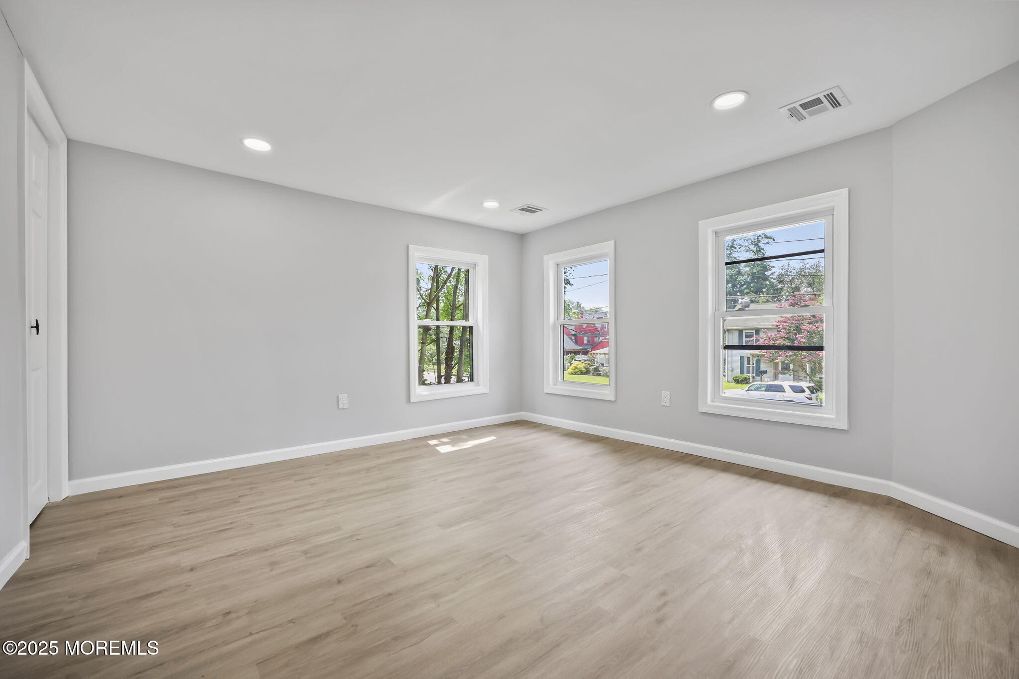 Matawan, New Jersey, 07747, United States, 3 Bedrooms Bedrooms, ,2 BathroomsBathrooms,Residential,For Sale,1977234