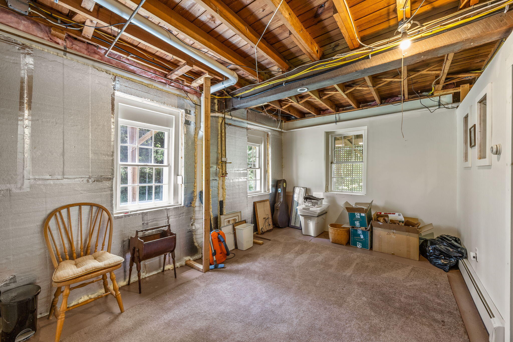  Move-In Ready Comfort on a Beautifully Wooded Acre-Plus Setting - 物件實景