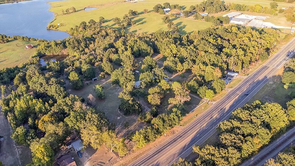 GRAND SALINE, Texas, 75140, United States, 3 Bedrooms Bedrooms, ,2 BathroomsBathrooms,Residential,For Sale,1960368