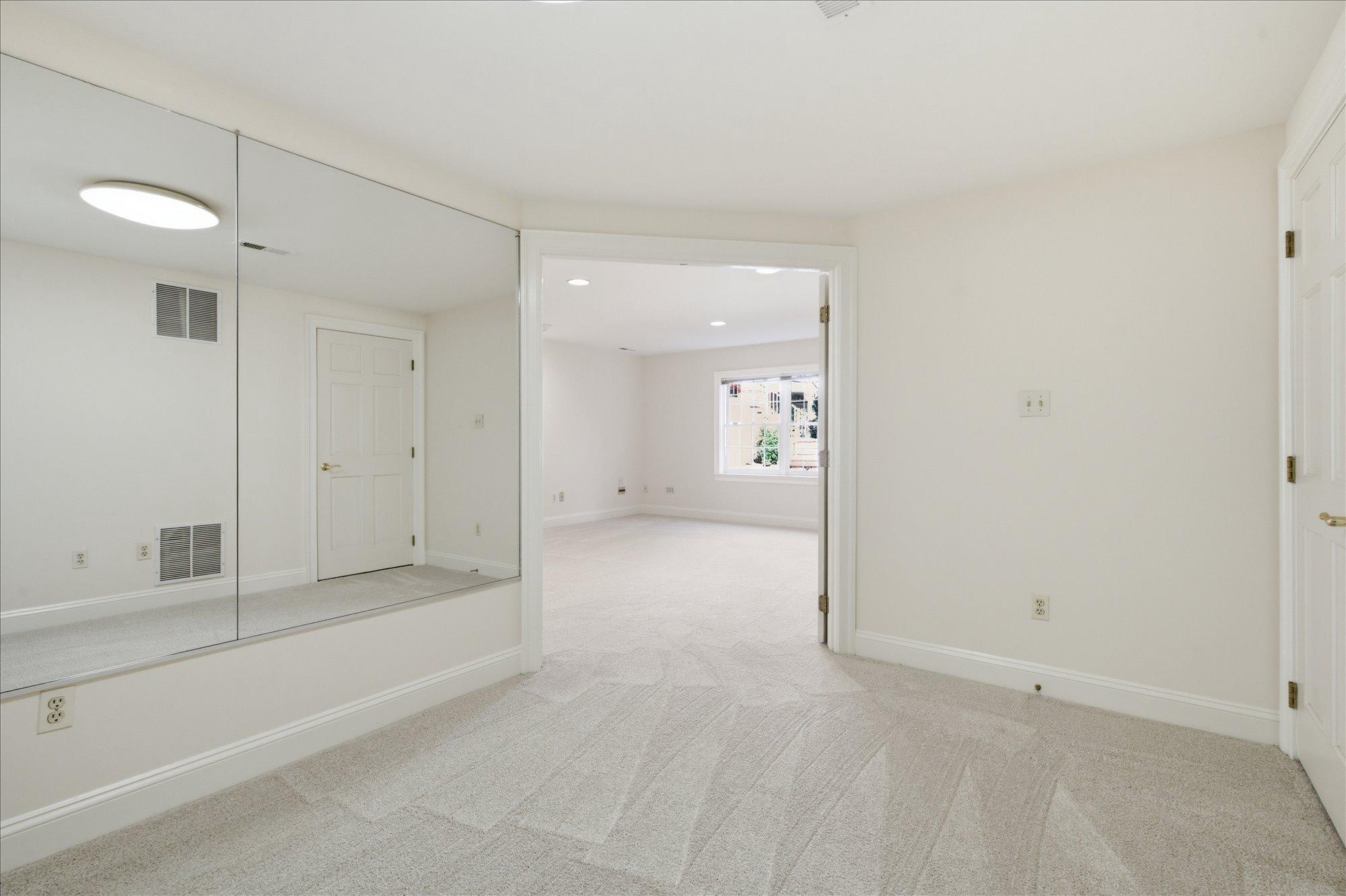 126 Gresham Place, Falls Church, VA, 22046 - 物件實景
