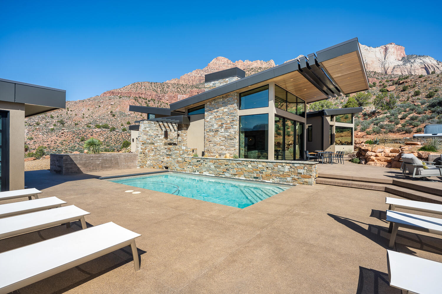 Springdale, Utah, 84767, United States, 4 Bedrooms Bedrooms, ,Residential,For Sale,1991496