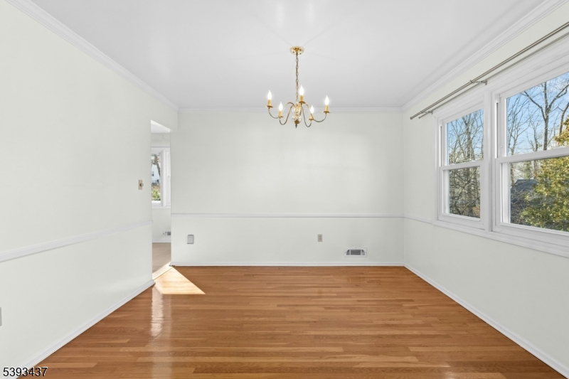 Berkeley Heights Twp., New Jersey, 07922, United States, 4 Bedrooms Bedrooms, ,2 BathroomsBathrooms,Residential,For Sale,2003400