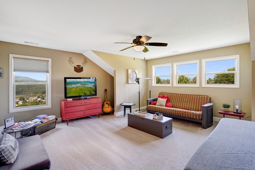 Hiawassee, Georgia, 30546, United States, 2 Bedrooms Bedrooms, ,2 BathroomsBathrooms,Residential,For Sale,1973981