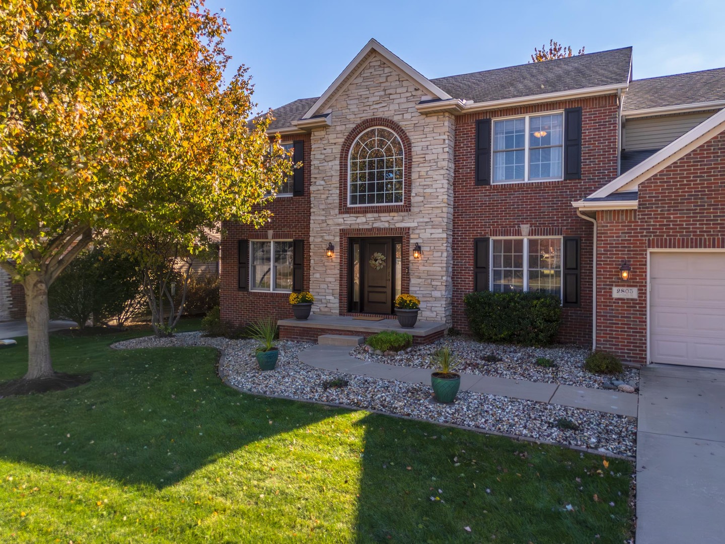 Bloomington, Illinois, 61704, United States, 4 Bedrooms Bedrooms, ,4 BathroomsBathrooms,Residential,For Sale,1996110