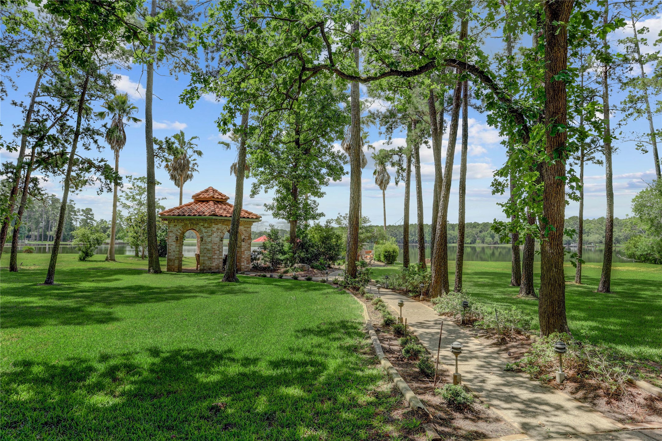  19311 Country Lake Drive - 物件實景