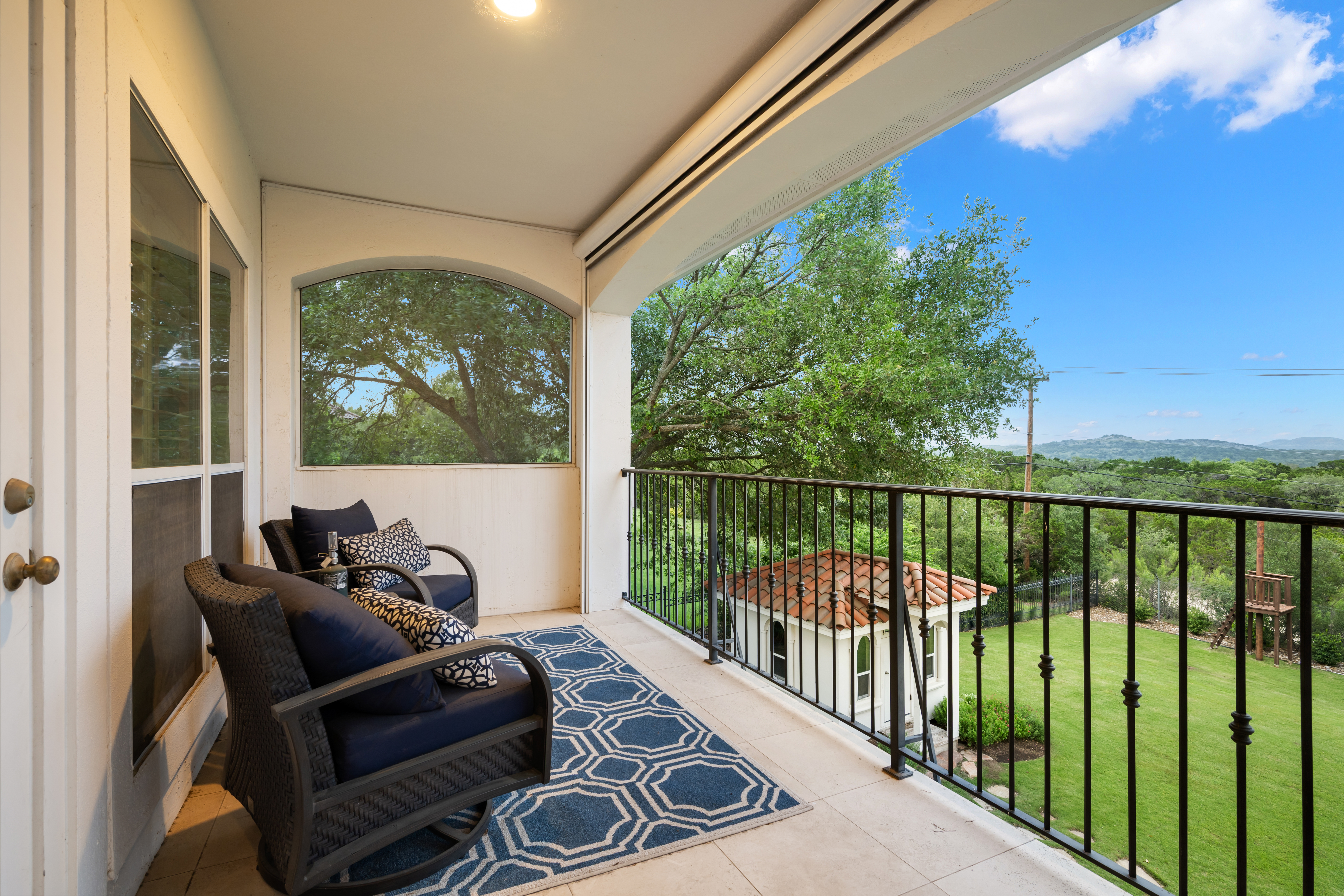  Elevated Dominion Living in Vineyard Estates - 物件實景
