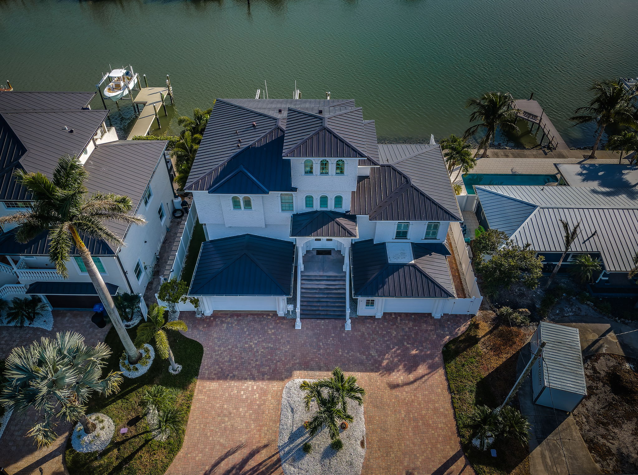 St Petersburg, Florida, 33707, United States, 4 Bedrooms Bedrooms, ,3 BathroomsBathrooms,Residential,For Sale,1992370