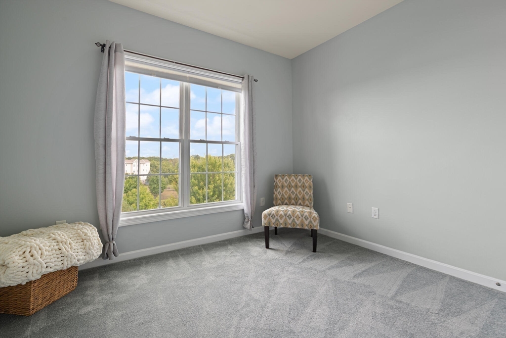 Braintree, Massachusetts, 02184, United States, 2 Bedrooms Bedrooms, ,2 BathroomsBathrooms,Residential,For Sale,1938636