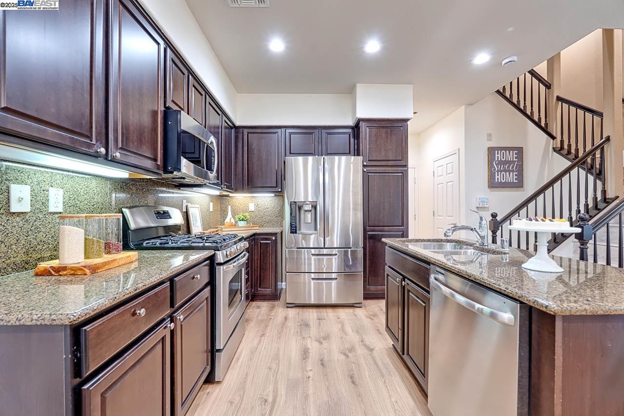 Fremont, California, 94555, United States, 3 Bedrooms Bedrooms, ,3 BathroomsBathrooms,Residential,For Sale,1940973