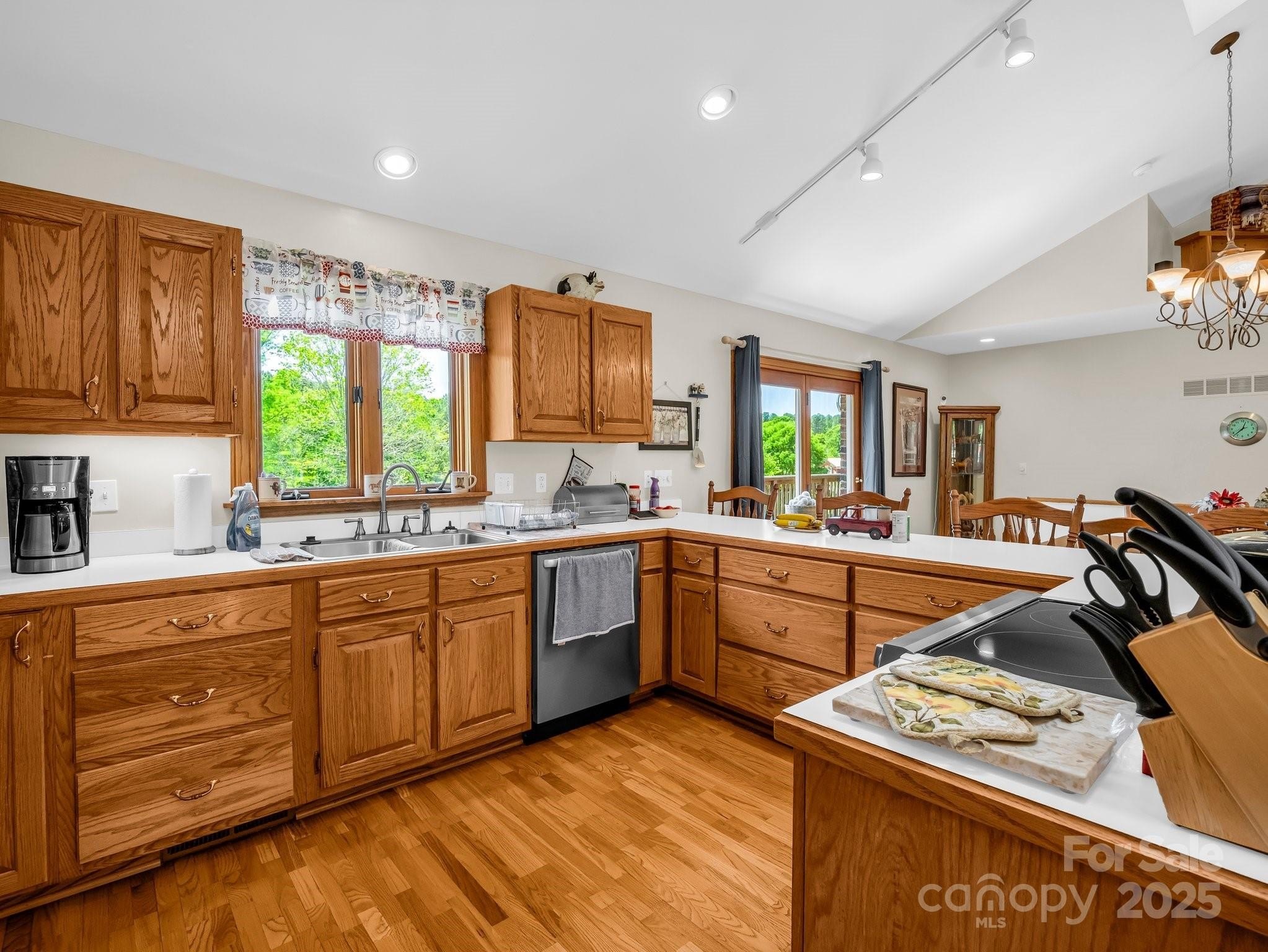 Iron Station, North Carolina, 28080, United States, 3 Bedrooms Bedrooms, ,3 BathroomsBathrooms,Residential,For Sale,1920922