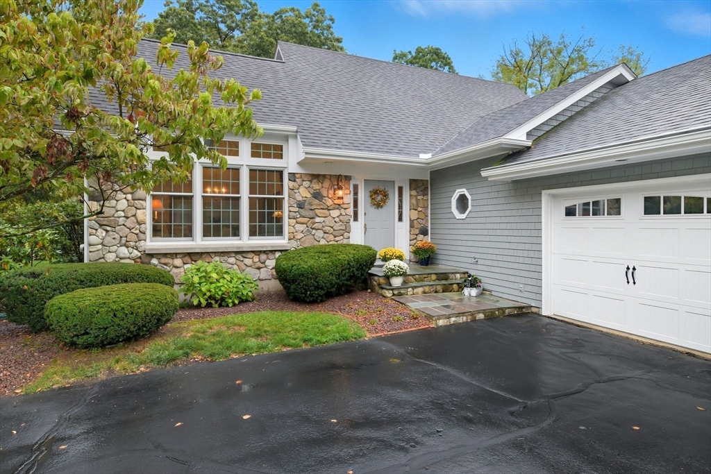 Westfield, Massachusetts, 01085, United States, 3 Bedrooms Bedrooms, ,3 BathroomsBathrooms,Residential,For Sale,1966188