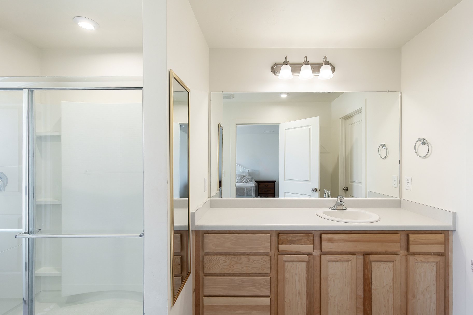 Bright & Quiet Townhome Ready to Be Your Next Home - 物件實景