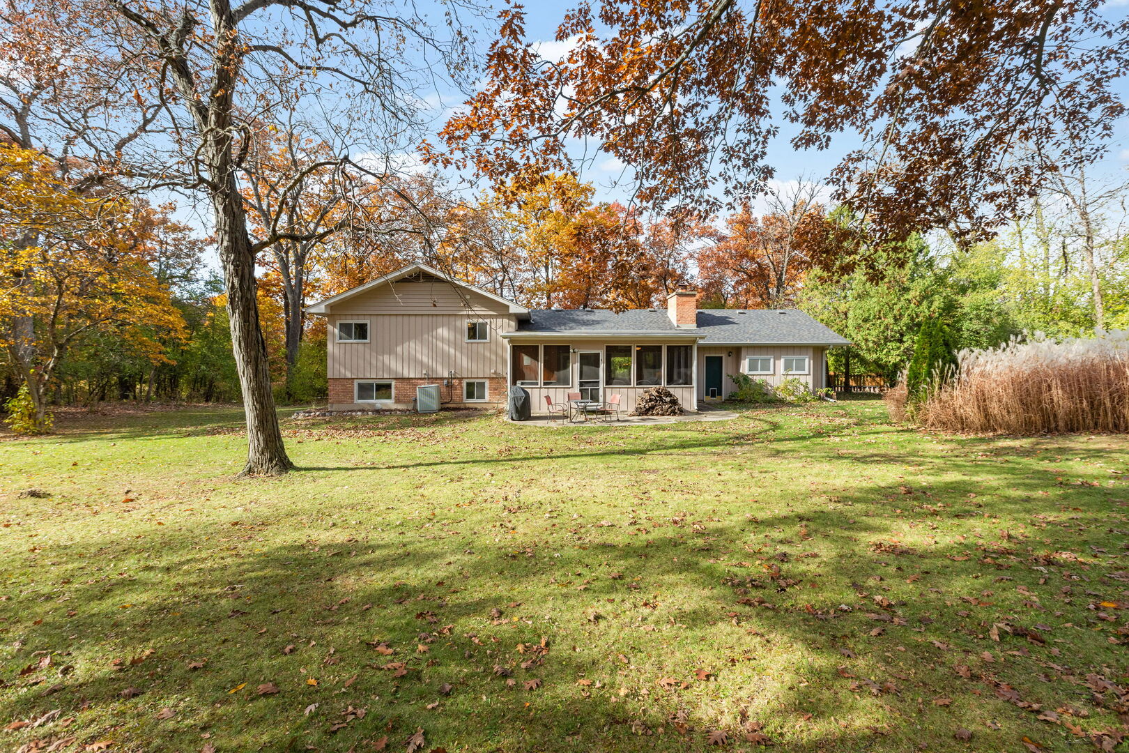 North Barrington, Illinois, 60010, United States, 4 Bedrooms Bedrooms, ,3 BathroomsBathrooms,Residential,For Sale,1991124