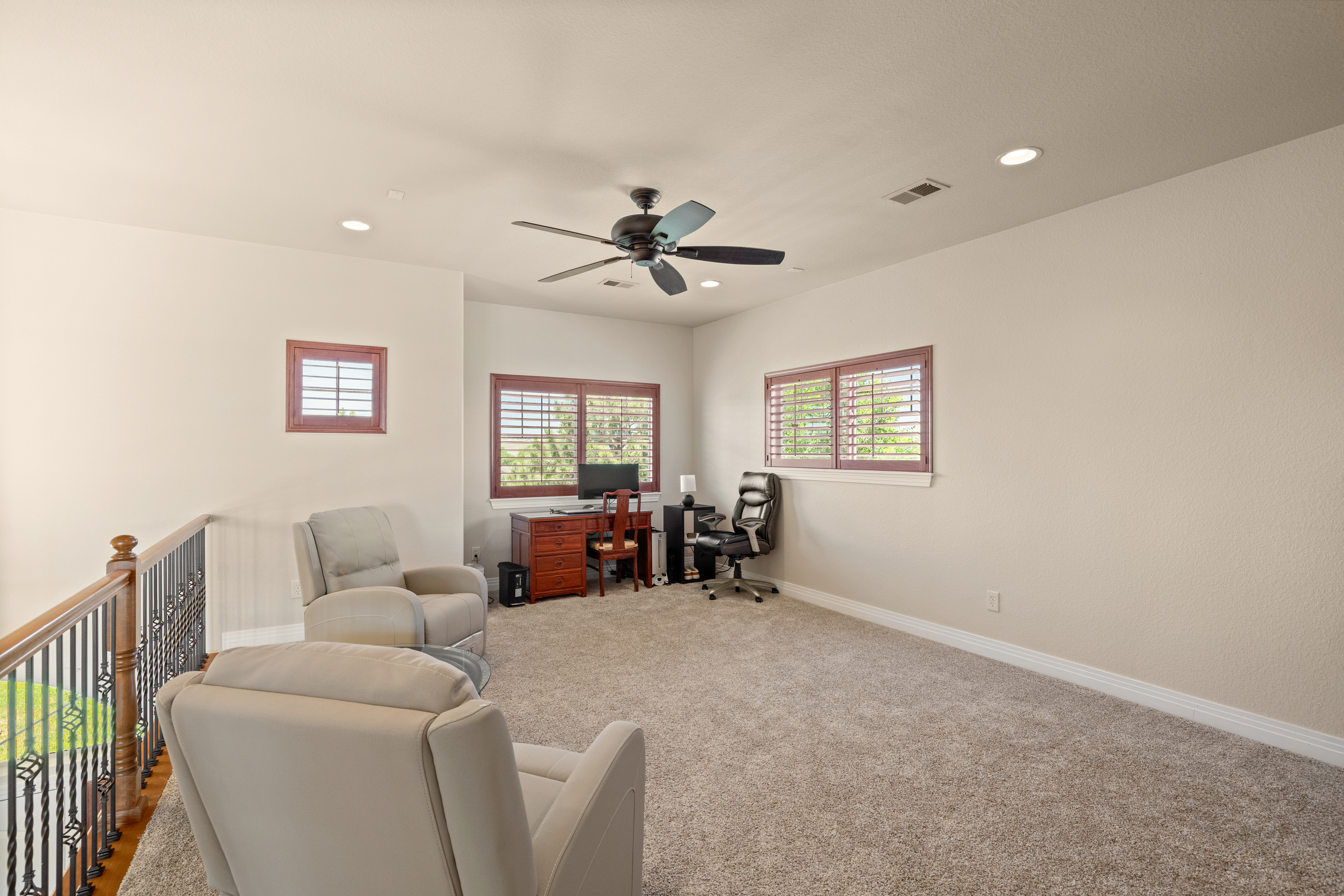  Set on 2.35 acres in Spring Valley Ranch - 物件實景