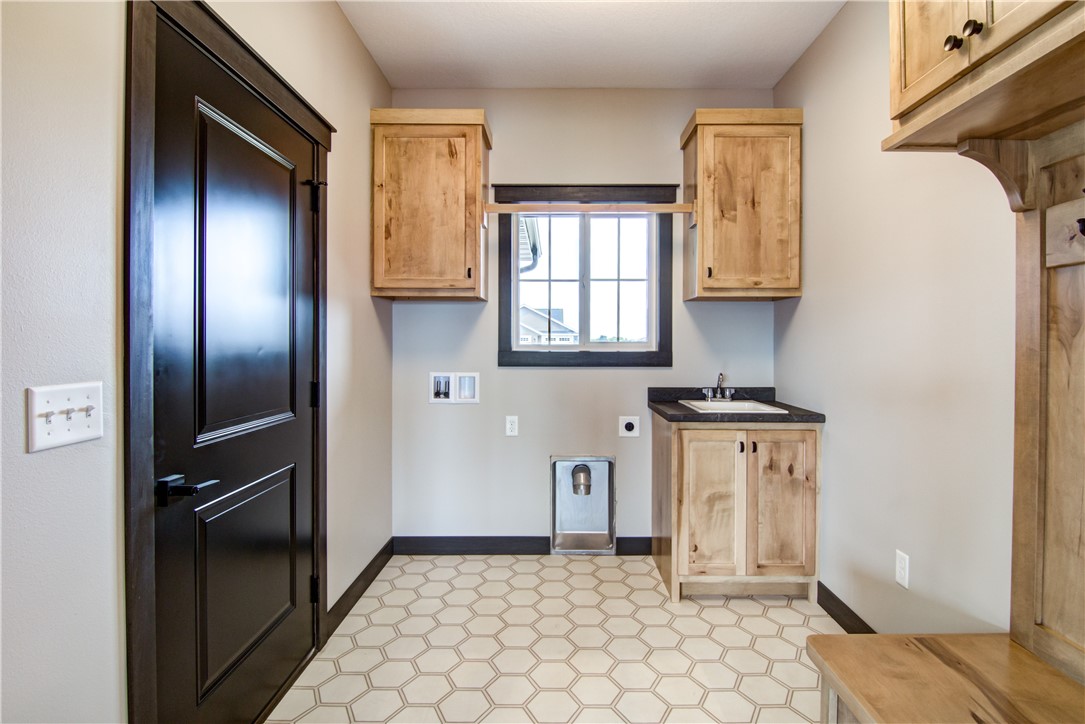 Chippewa Falls, Wisconsin, 54729, United States, 5 Bedrooms Bedrooms, ,3 BathroomsBathrooms,Residential,For Sale,1920319