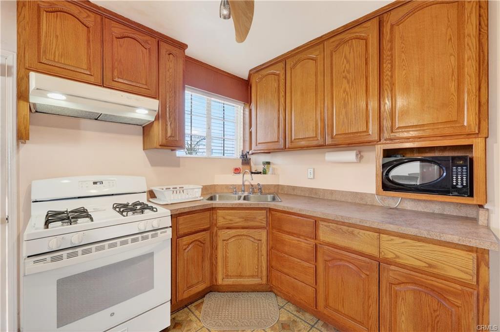 Los Angeles, California, 90061, United States, 3 Bedrooms Bedrooms, ,1 BathroomBathrooms,Residential,For Sale,2012539