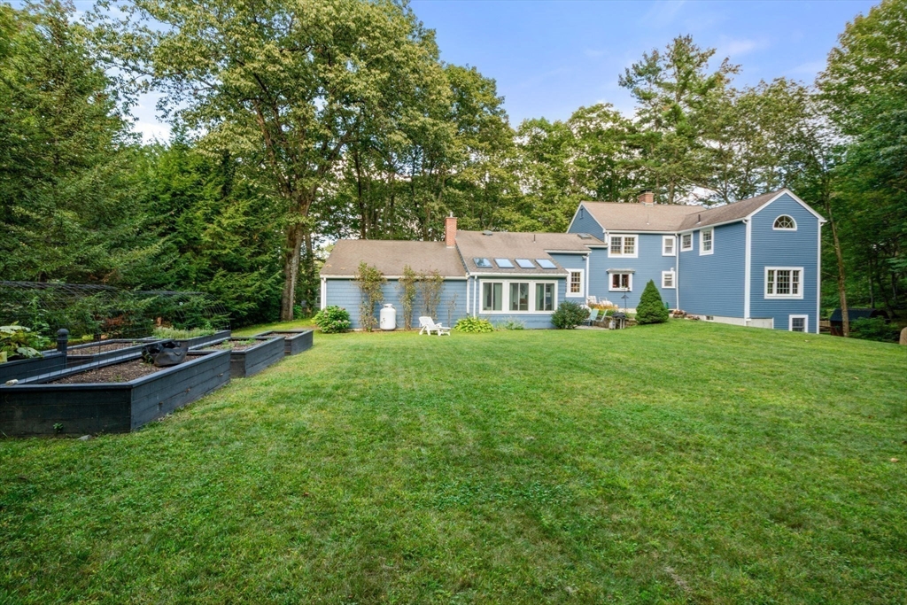 Holden, Massachusetts, 01520, United States, 4 Bedrooms Bedrooms, ,3 BathroomsBathrooms,Residential,For Sale,1948206
