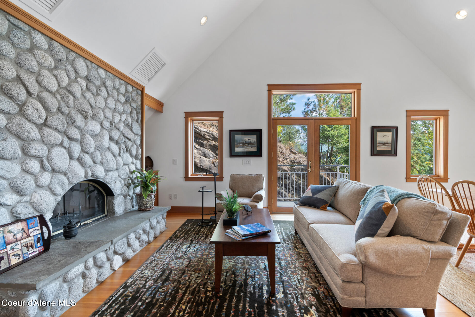 Coeur d'Alene, Idaho, 83814, United States, 4 Bedrooms Bedrooms, ,5 BathroomsBathrooms,Residential,For Sale,1864122