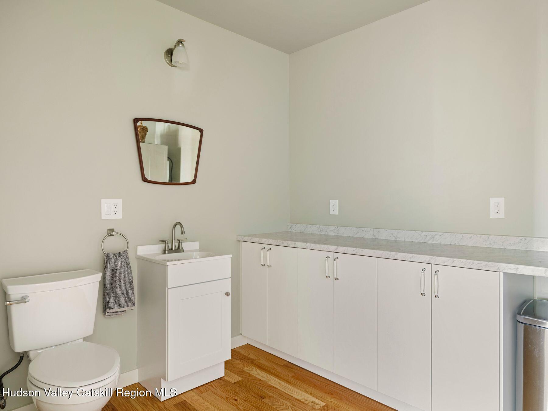 Rosendale, New York, 12472, United States, 3 Bedrooms Bedrooms, ,3 BathroomsBathrooms,Residential,For Sale,1998107