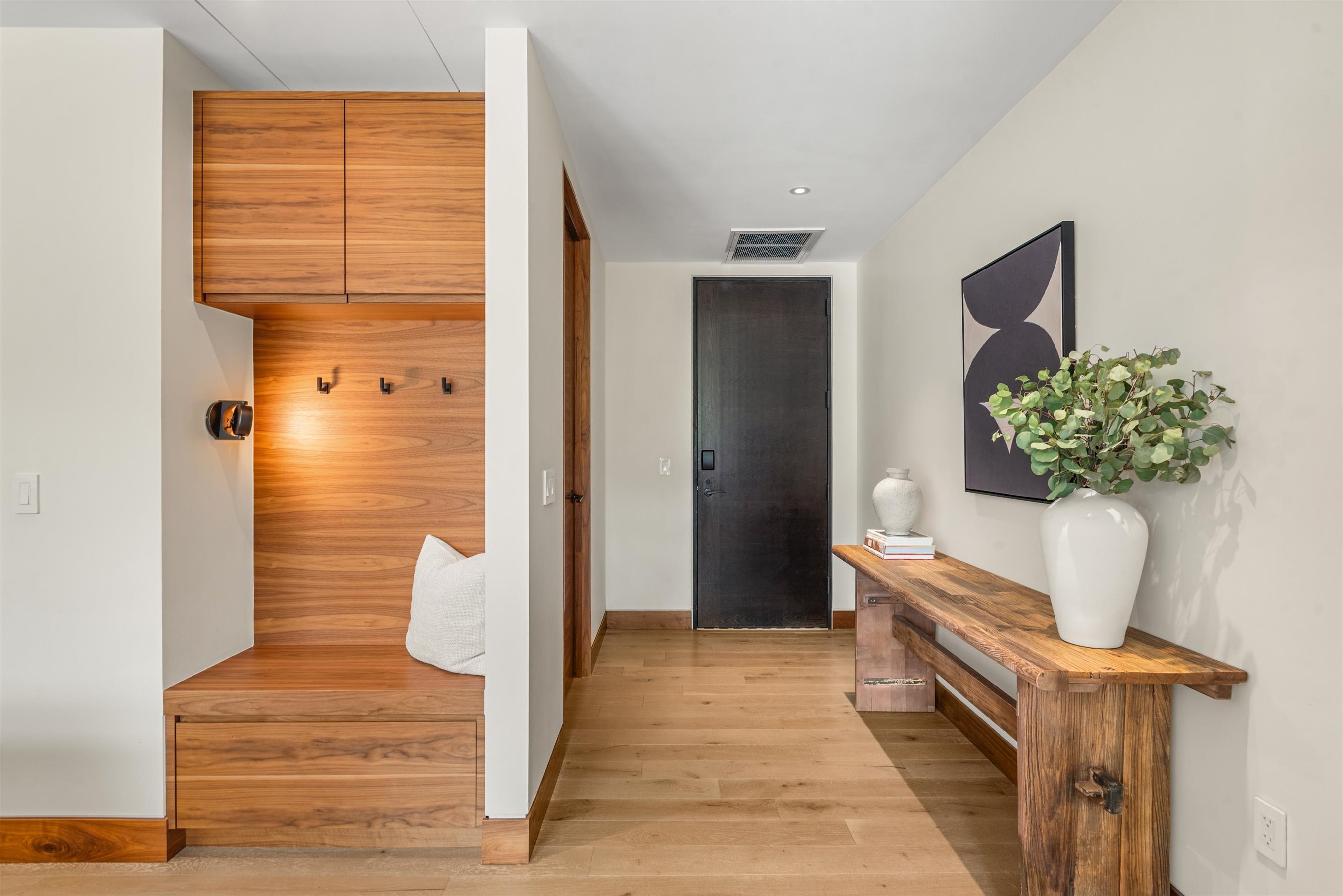  Elevated Mountain Living Meets Effortless Ski Access - 物件實景