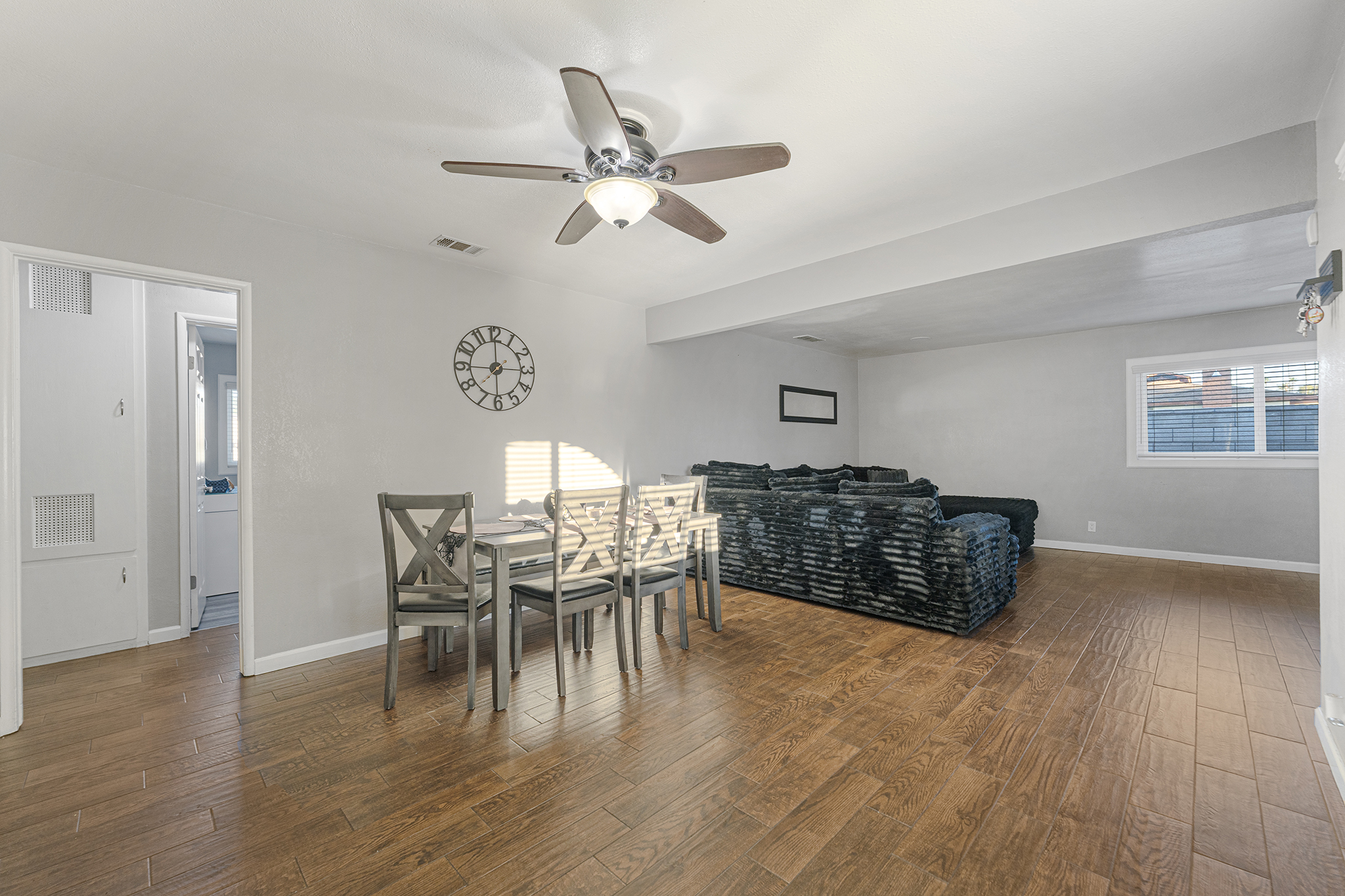 Fontana, California, 92335, United States, 3 Bedrooms Bedrooms, ,1 BathroomBathrooms,Residential,For Sale,1983646